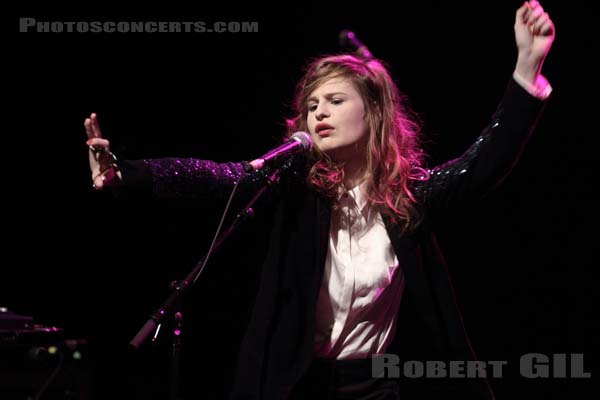 CHRISTINE AND THE QUEENS - 2011-06-23 - PARIS - La Cigale - 